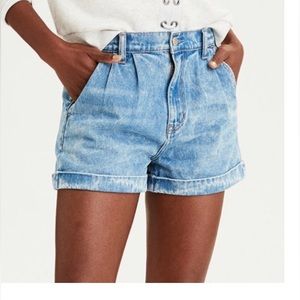 Medium wash high rise American Eagle “mom short”